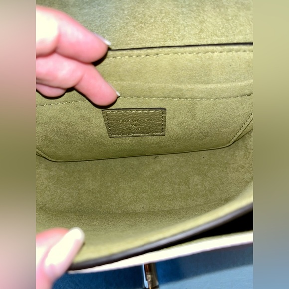 AUTHENTIC LOCKME TENDER LOUIS VUITTON BAG - Picture 5 of 13